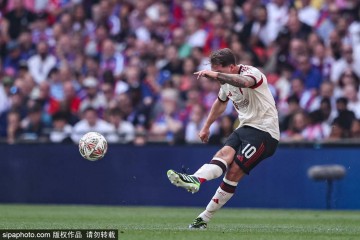 利物浦收到迟来报价：欧冠名单落选后的转会风波！