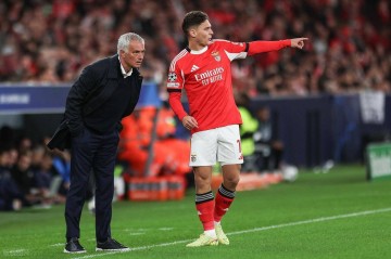 刺激：穆帅率队4连败，切尔西2-2，巴萨3-3，国米2-1，曼城4-1