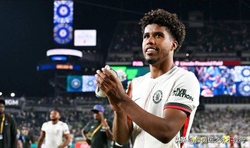 切尔西赚翻了：1200万欧签下中场悍将，法甲抢断王，如今身价6倍