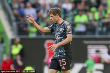 拜仁传奇穆勒：从德甲霸主到温哥华白帽的华丽转身