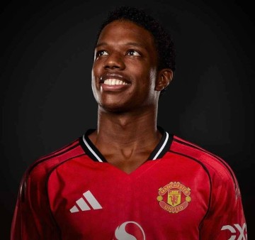 曼联为马拉西亚英超报名，两次压哨清洗失败！沙特不买就只能留队