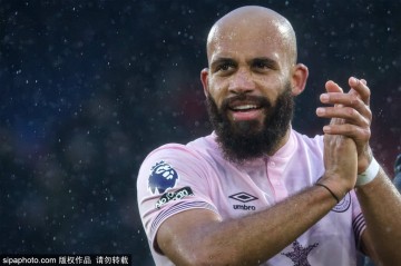 曼联新星姆贝乌莫首次亮相，阿莫林揭示未来雄心