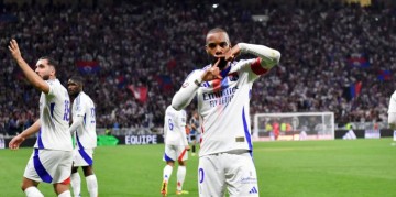 鲁能少帅成功邀请18岁五大联赛锋霸转会，曾德甲梅开二度