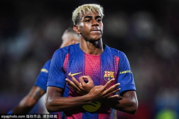 少帅法布雷加斯的追梦之旅：意甲新贵科莫如何挖掘皇马的天才遗珠