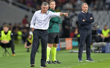 欧冠：奥林匹亚科斯状态出色，埃因霍温近期表现稳定