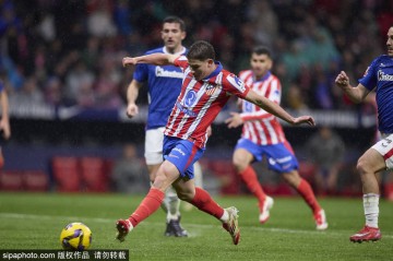 3年前的今天：阿隆索出任勒沃库森主帅，带队斩获3冠+不败问鼎德甲