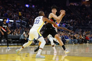 杨翰森数据：出战21分13秒6犯离场 首秀砍4分4板1助