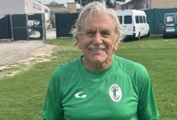 82岁前意甲门将欲复出参加业余赛+养生秘诀曝光 球迷：看谁敢射门